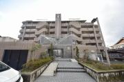 阪急千里線南千里駅までバス約13分 徒歩4分