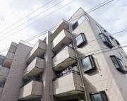 小田急小田原線成城学園前駅までバス約15分 徒歩4分