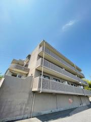 Breeze court