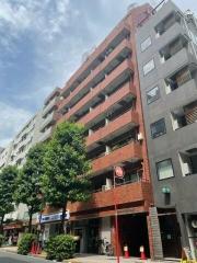 カテリーナ新宿御苑駅前