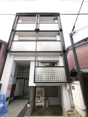 地下鉄東西線二条城前駅まで徒歩15分