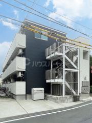 ラウレアファースト