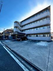 近鉄名古屋線黄金駅まで徒歩16分