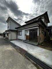 砺波市石丸杉本貸家