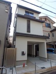 二条城北エリアのガレージ・シャッター倉庫付貸戸建