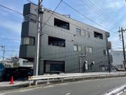 ISビル