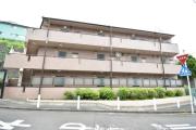 小田急小田原線新百合ヶ丘駅まで徒歩11分