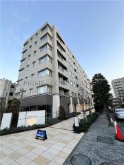 京王井の頭線駒場東大前駅まで徒歩8分