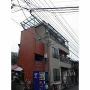 ＪＲ中央線八王子駅までバス約10分 徒歩5分