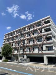 地下鉄鶴舞線丸の内駅まで徒歩8分