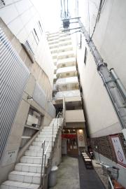地下鉄谷町線谷町四丁目駅まで徒歩1分