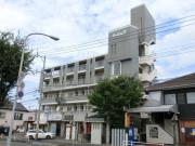ＪＲ鹿児島本線折尾駅までバス約2分 徒歩1分