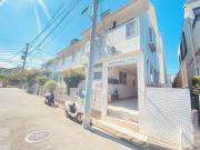 アップルハウス三ツ沢下町