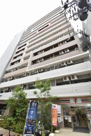 地下鉄御堂筋線心斎橋駅まで徒歩7分