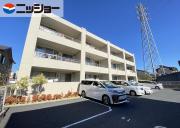 Y′s Court