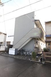 近鉄名古屋線黄金駅まで徒歩13分