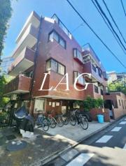 東京メトロ銀座線青山一丁目駅まで徒歩9分
