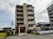 伊予鉄道高浜線衣山駅まで徒歩18分