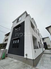 M′s Mansion