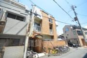 南海本線岸里玉出駅まで徒歩1分