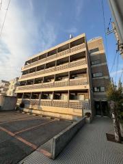 南海泉北線和泉中央駅まで徒歩30分