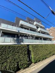 J.リヴェール学芸大学