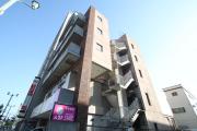広島電鉄宇品線広電本社前駅まで徒歩1分