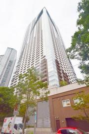 THE TOKYO TOWERS MID