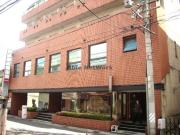 名鉄名古屋本線名鉄岐阜駅まで徒歩15分