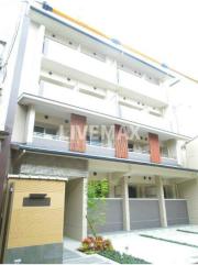 Y′s House