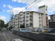 阪急千里線南千里駅までバス約10分 徒歩1分