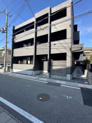 ルナ大久保駅前