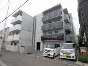 ＪＲ函館本線手稲駅までバス約8分 徒歩2分