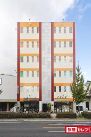 BOX HOUSE