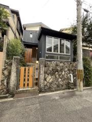 高槻市東城山町貸家