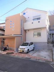 Sakura House