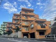 多摩市馬引沢2丁目