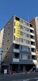 地下鉄東西線二条城前駅まで徒歩11分