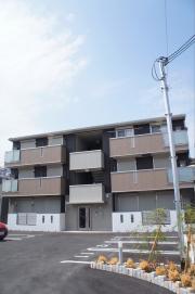 ファミール タカゼン