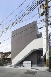 近鉄難波・奈良線瓢箪山駅まで徒歩12分