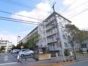 近鉄難波・奈良線富雄駅まで徒歩25分