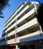 イニシアイオ本蓮沼駅前