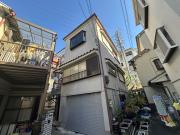 寝屋川市川勝町1-3 3階建