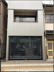 ガレージハウス中新湊