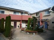 京王線中河原駅までバス約5分 徒歩5分