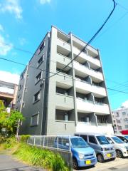 鹿児島市電唐湊線市立病院前駅まで徒歩8分