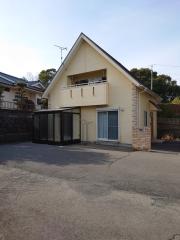 川添中央バス停貸家