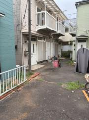 磯子八丁目貸家