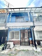 吹田市泉町2丁目テラスハウス