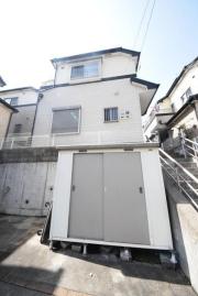 ＪＲ中央線八王子駅までバス約15分 徒歩2分